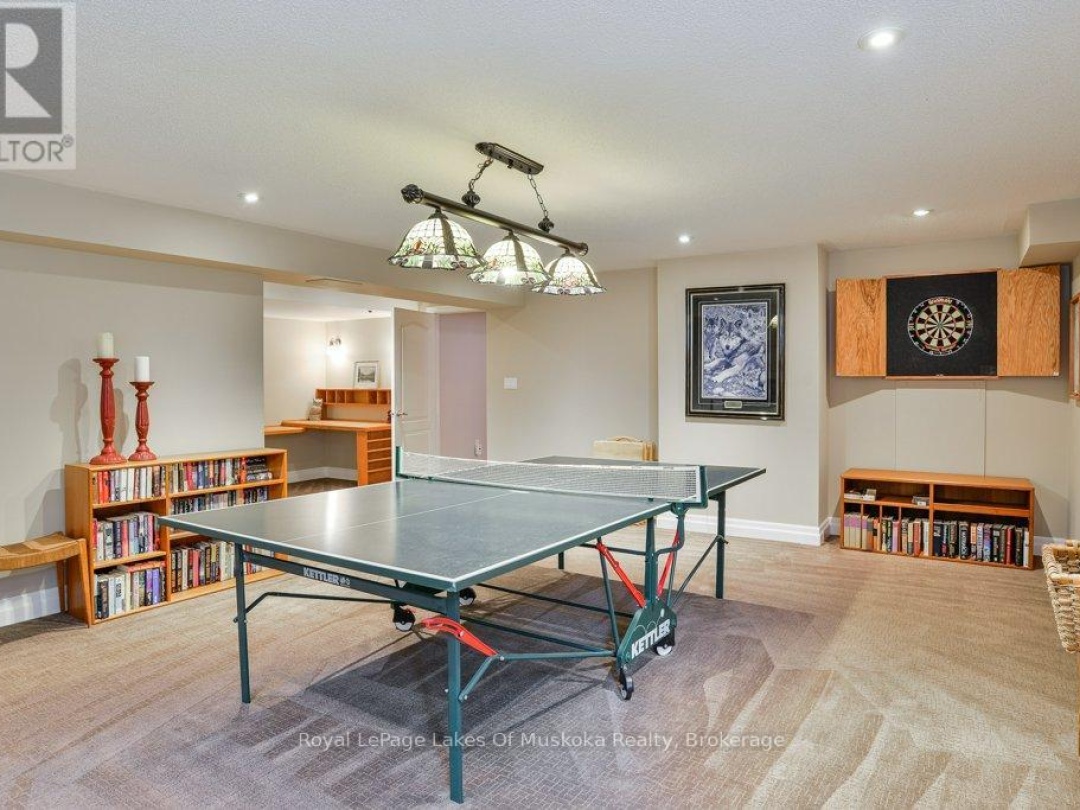 12 PHEASANT RUN, 
