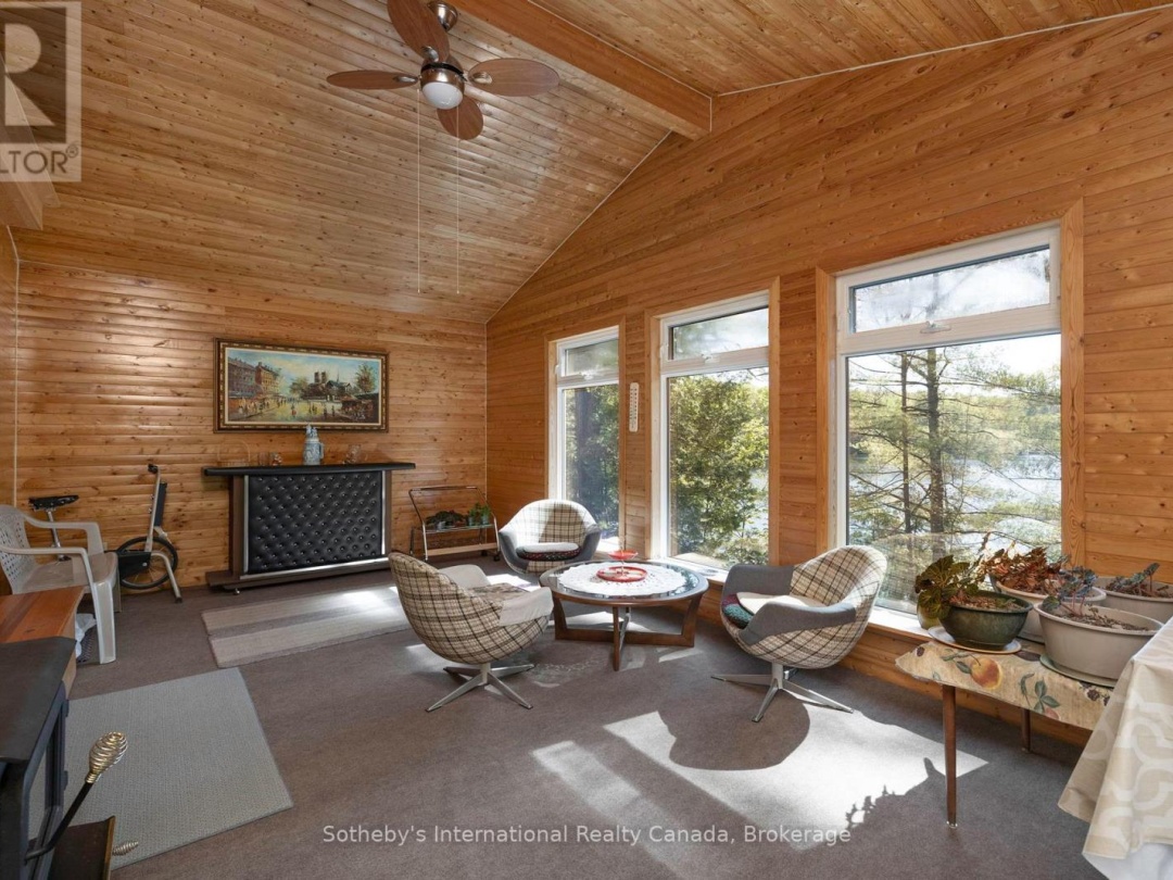 14 Burnegie Lane, Otter Lake