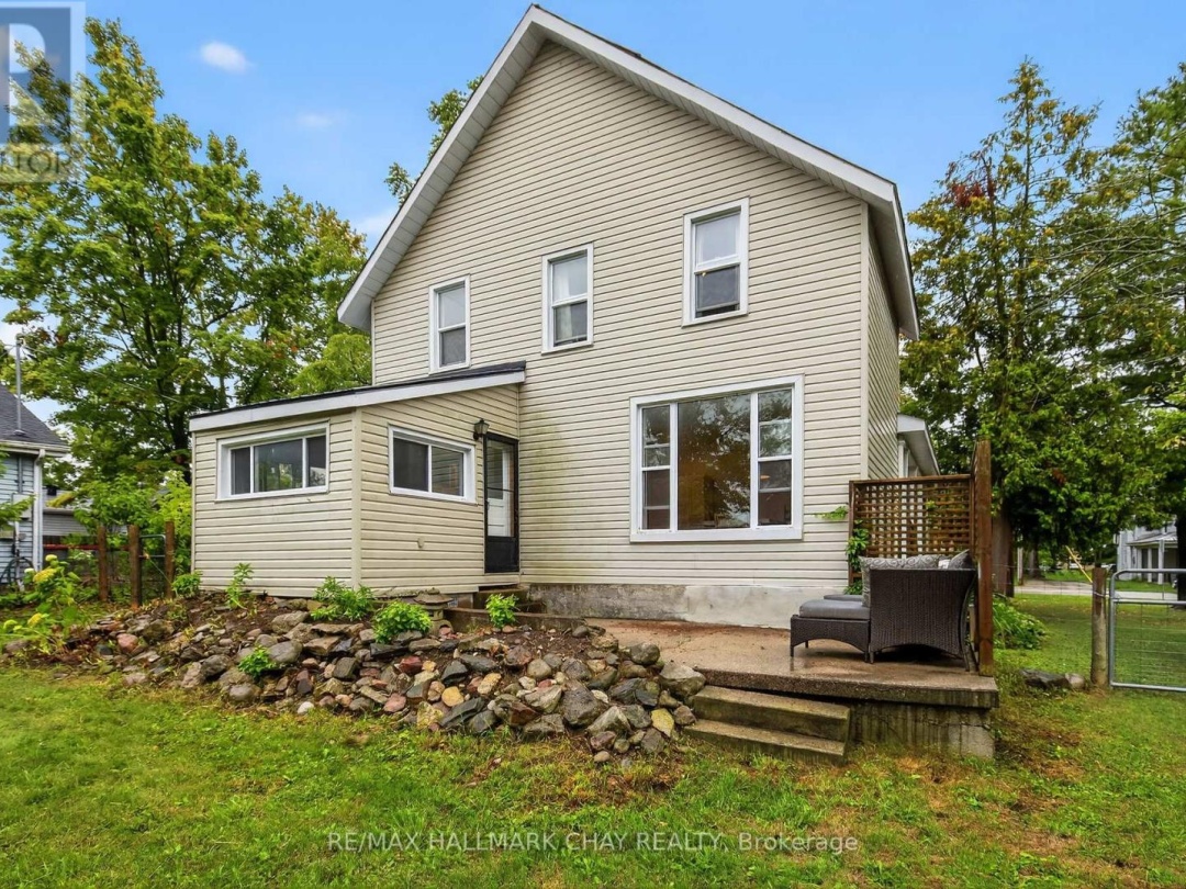 400 PETER STREET N, 