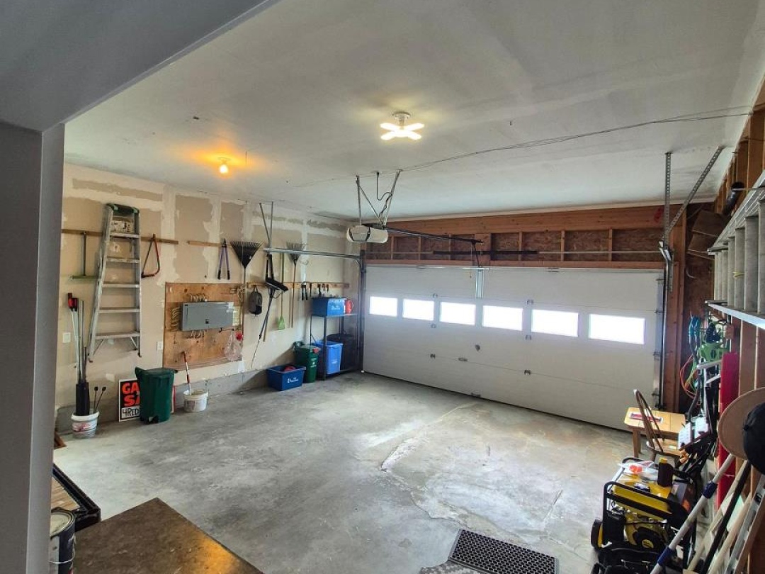 4 RED MAPLE COURT, 