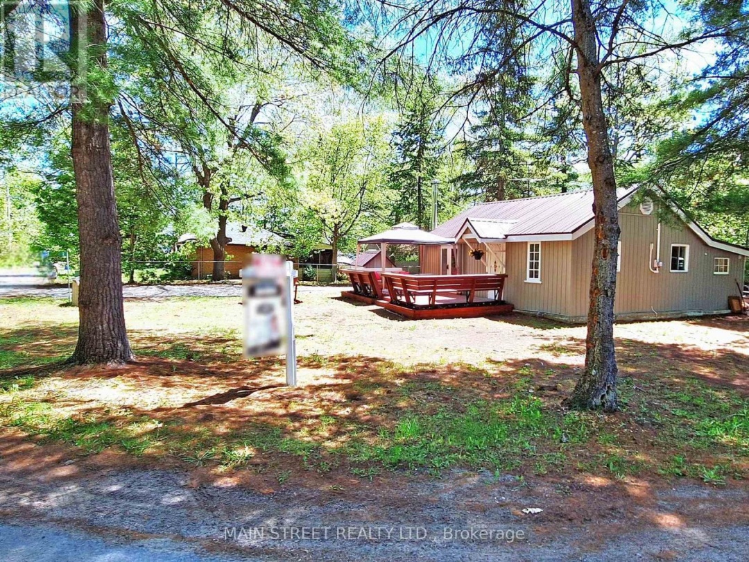 2 Ceadarhurst Avenue, Sturgeon Lake