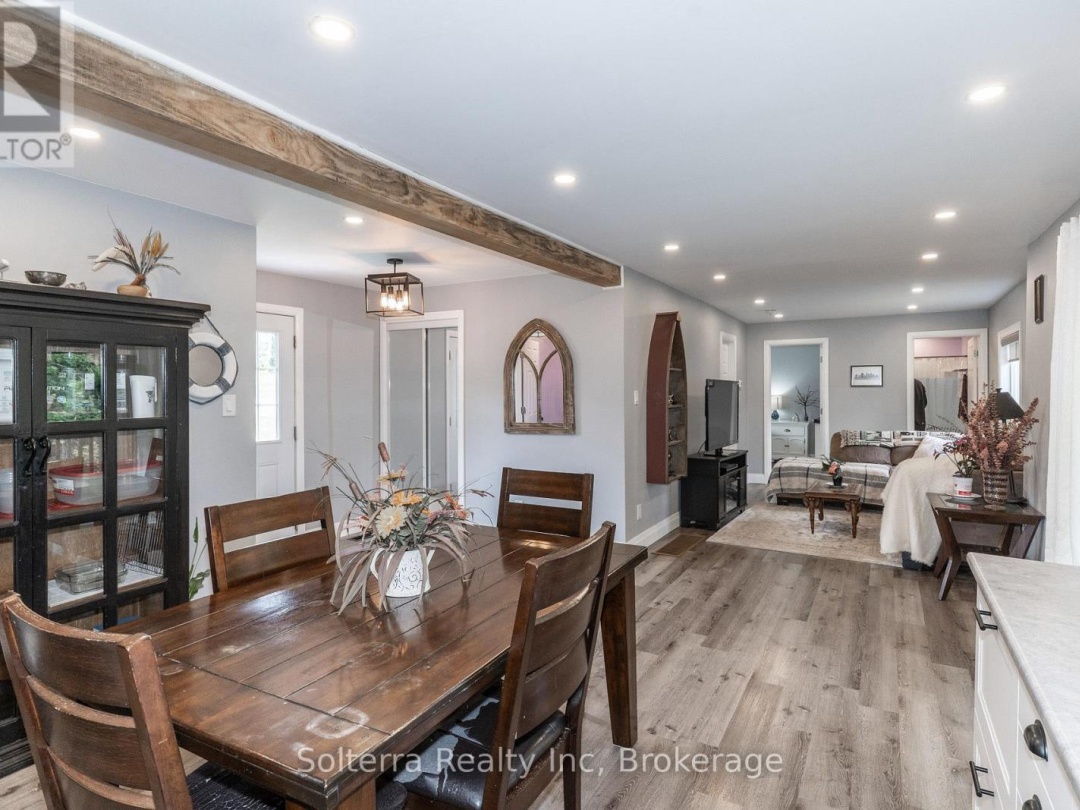 160 WAGNER ROAD W, 