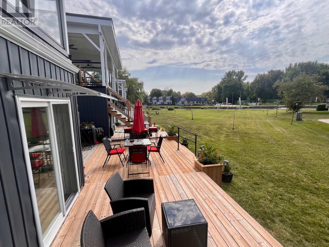 Unit 2 3 Paradise Boulevard, Lake Simcoe