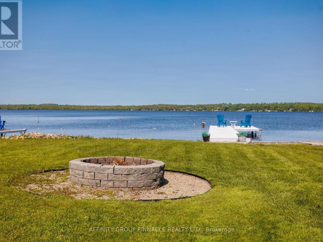 12 GILLIS STREET, Sturgeon Lake