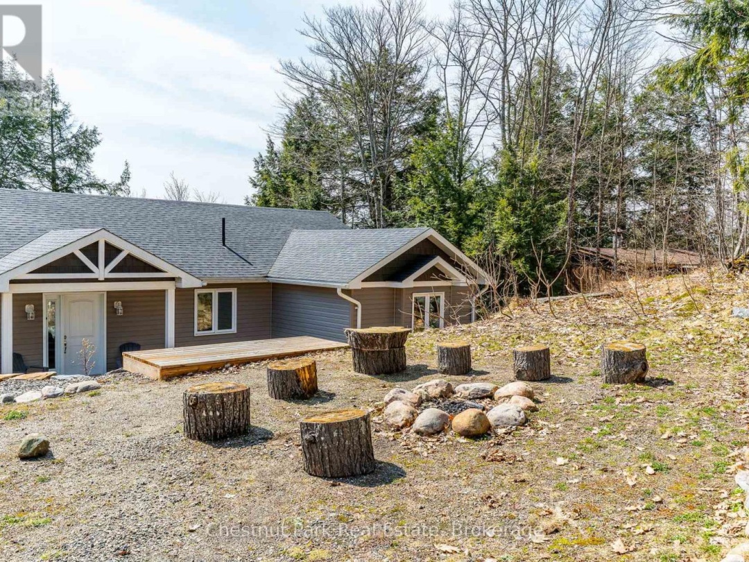 5989 KENNISIS LAKE ROAD, Kennisis Lake