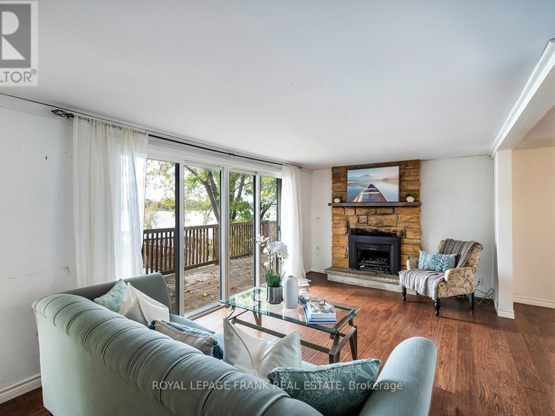 119 OAKDENE CRESCENT, 