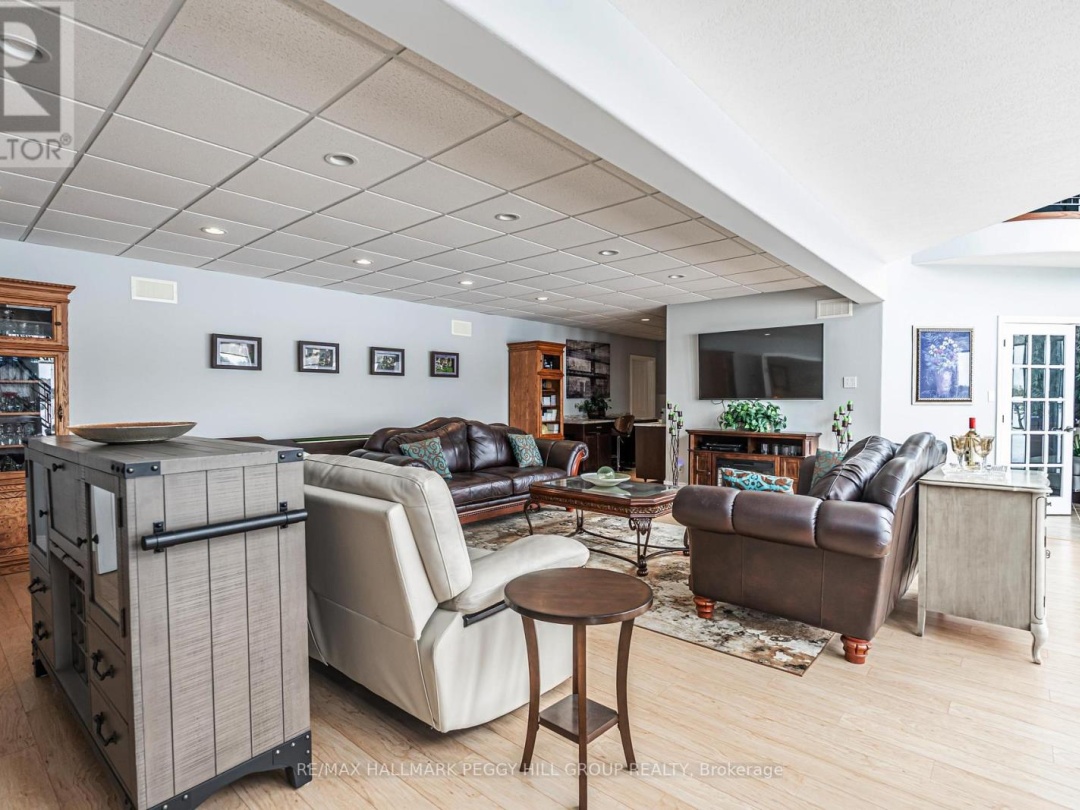 1372 DIVISION ROAD E, 