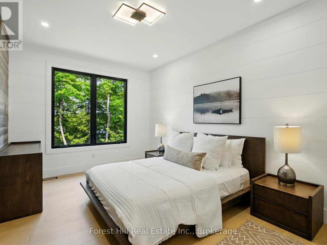 22 Long And Winding Road Road, Silver Lake