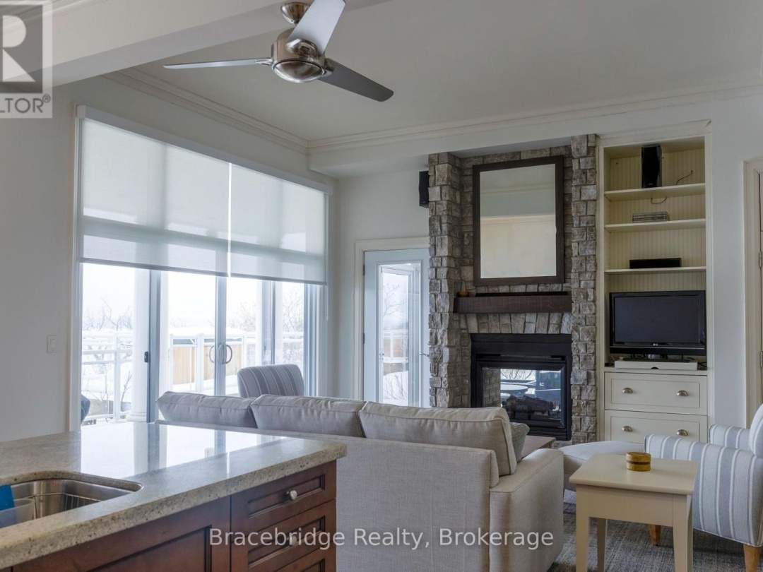 T301-C1 - 1869 MUSKOKA ROAD 118 HIGHWAY W, 