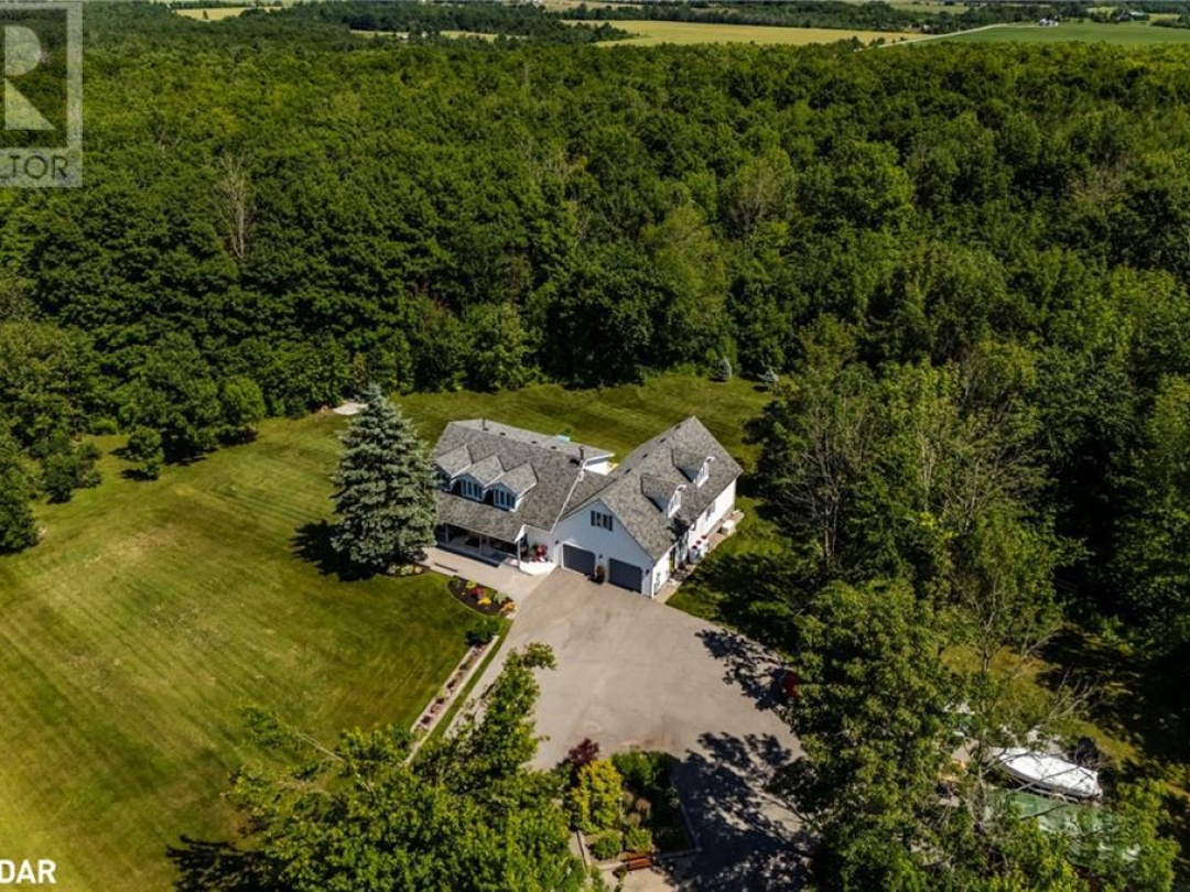 403 MOONSTONE Road E, 