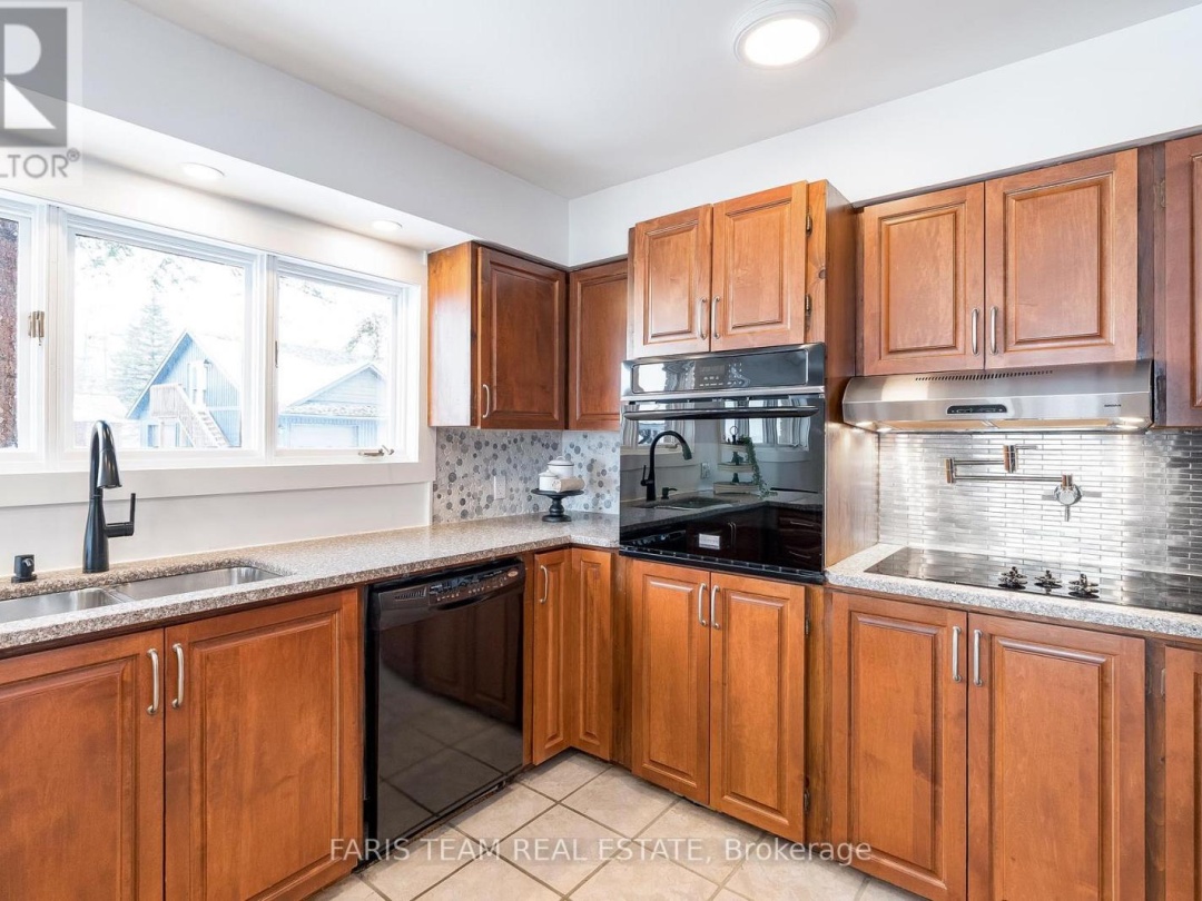 238 Robins Point Road, Georgian Bay
