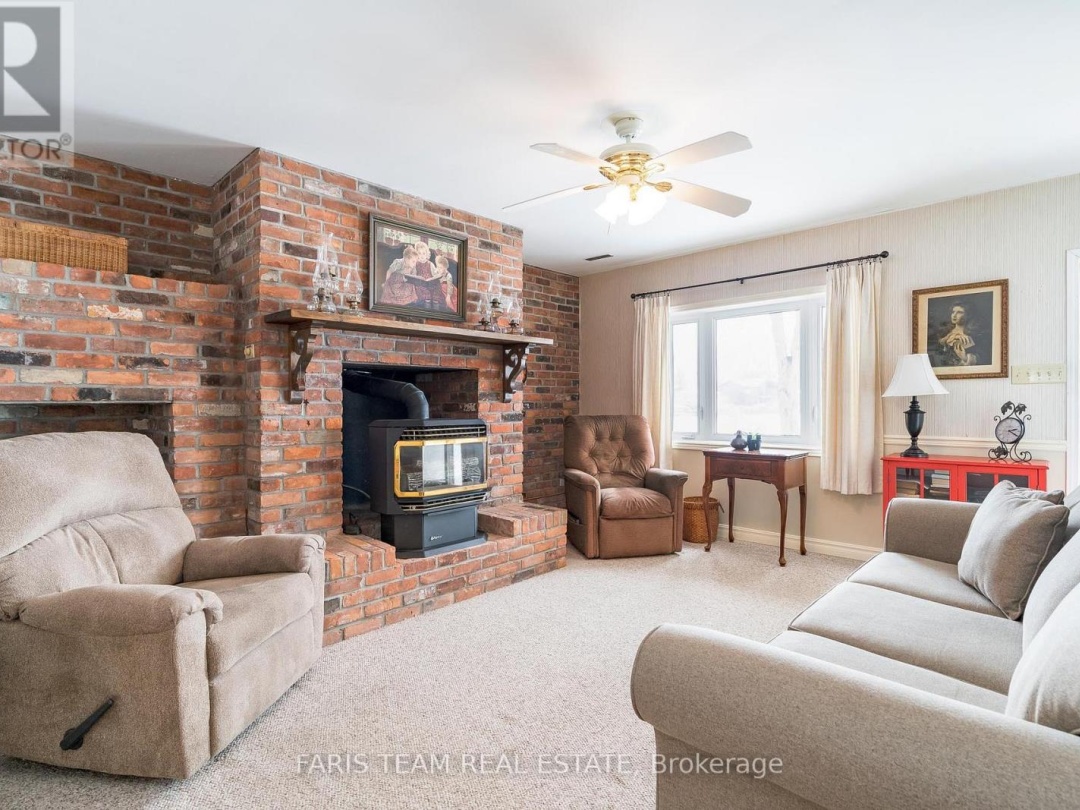 238 Robins Point Road, Georgian Bay