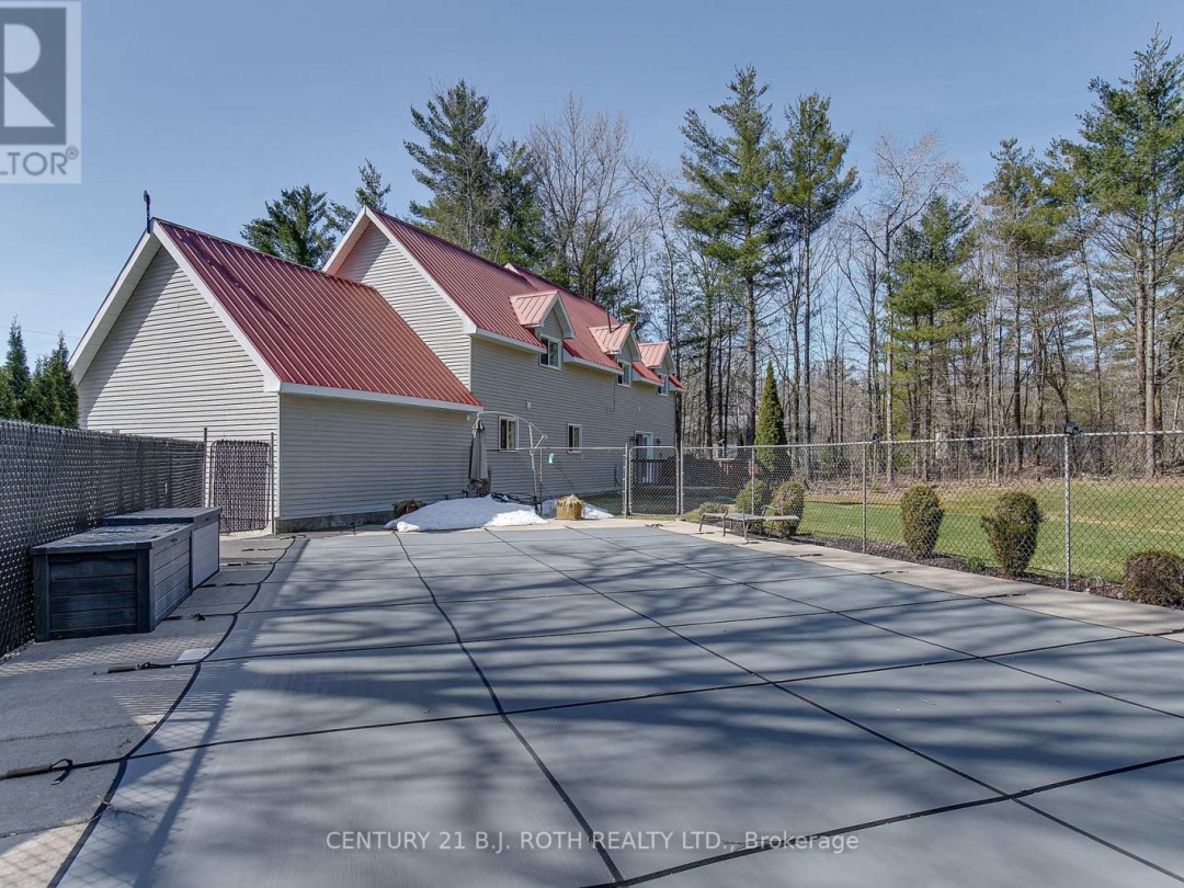 1572 Laughlin Falls Road, Severn