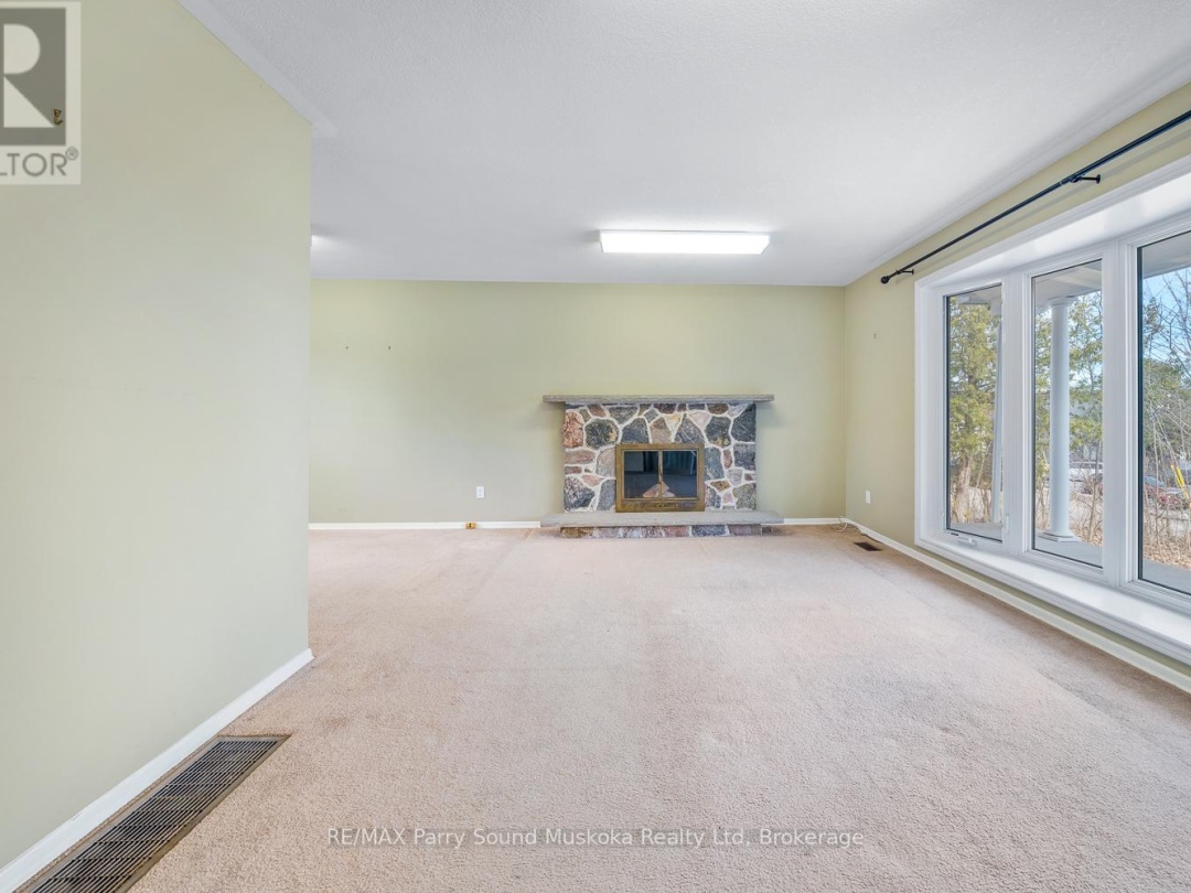 2 WILLIAM STREET, Parry Sound