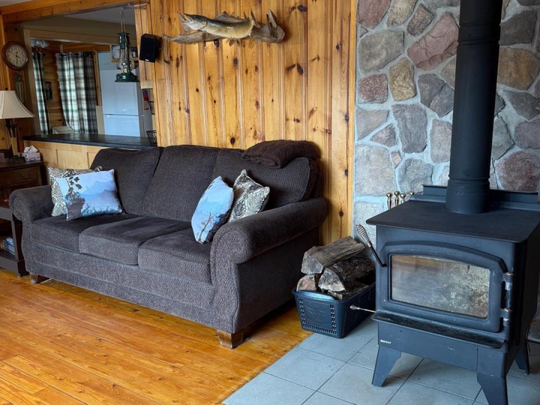 1930 Alsop Road, Glamor Lake