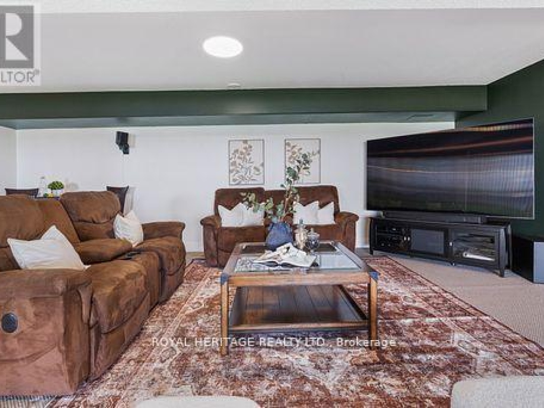 7 NORTH SERVICE ROAD, 