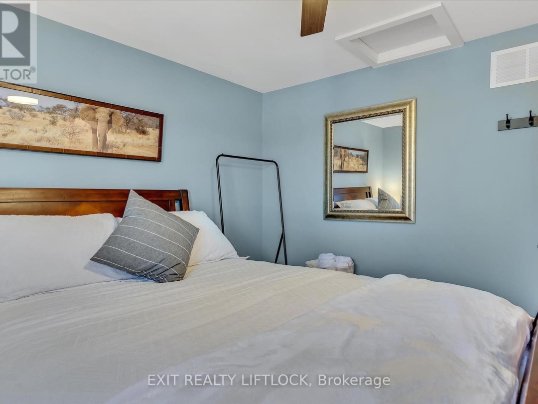 64 Front Street E, Pigeon Lake