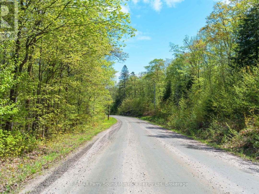 1835 LORIMER LAKE ROAD N, 