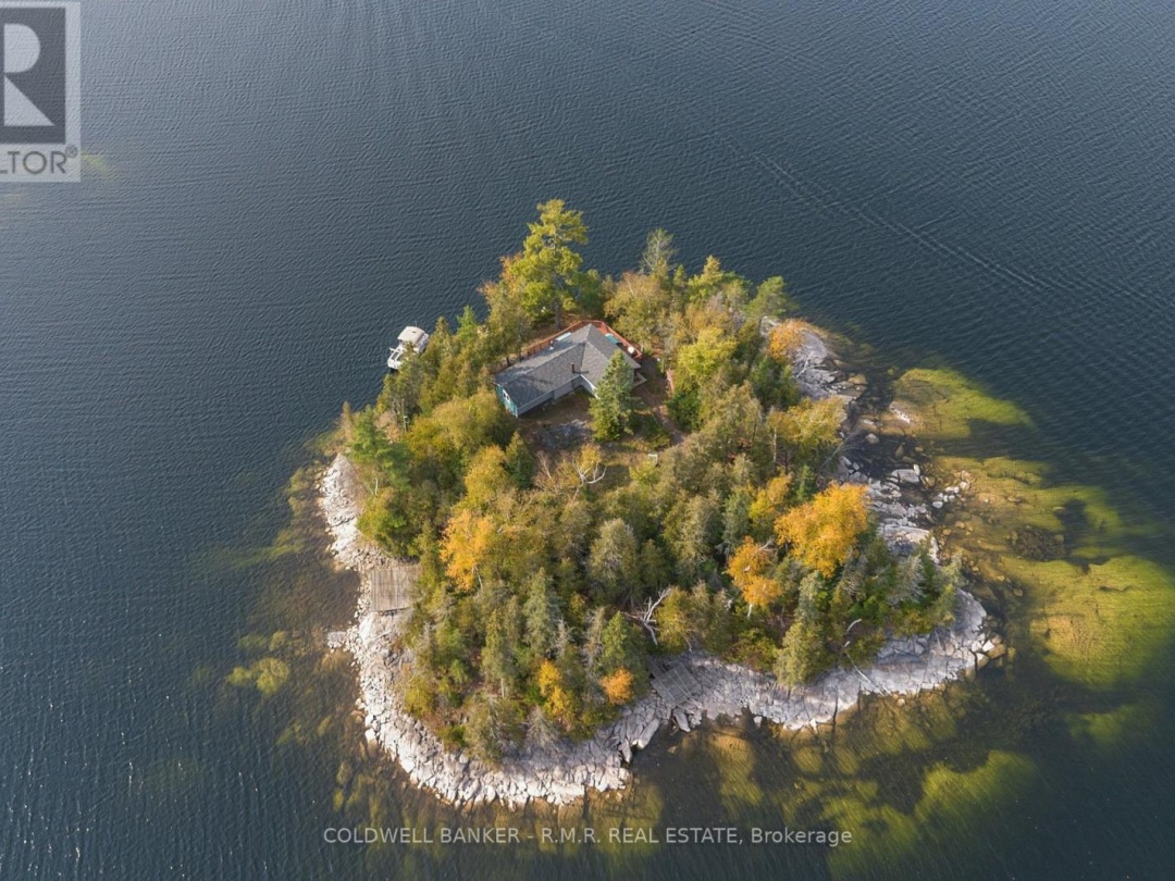 701 ISLAND 7, Crystal Lake