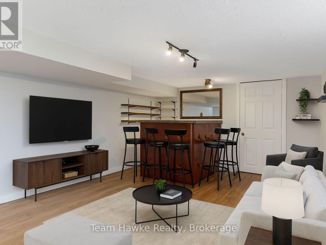 264 KINGFISHER AVENUE, 