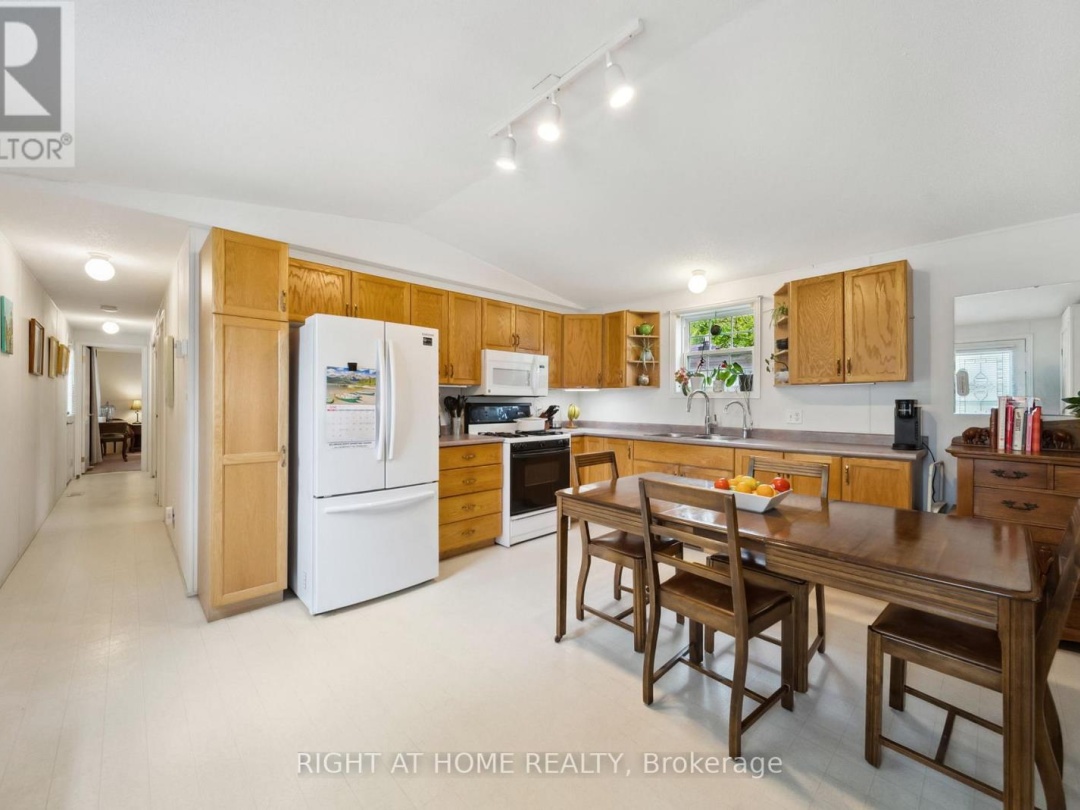4117 ASH CRESCENT, 