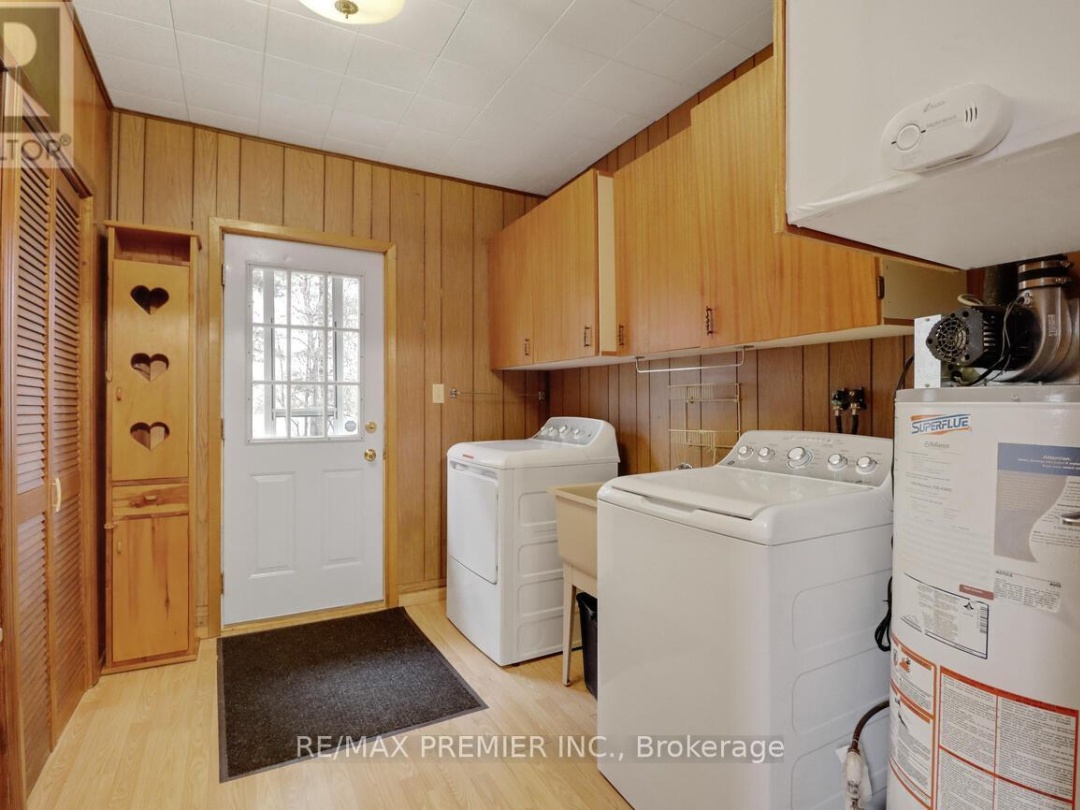 570 Phillip Street E, Gull Lake