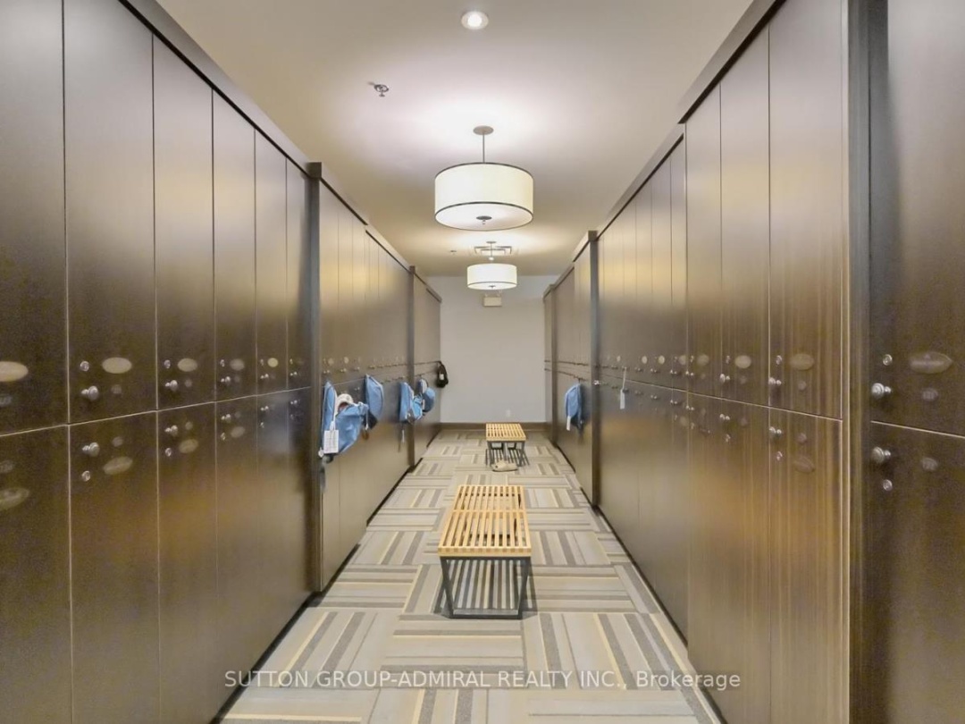 209 - 120 CARRICK TRAIL, 