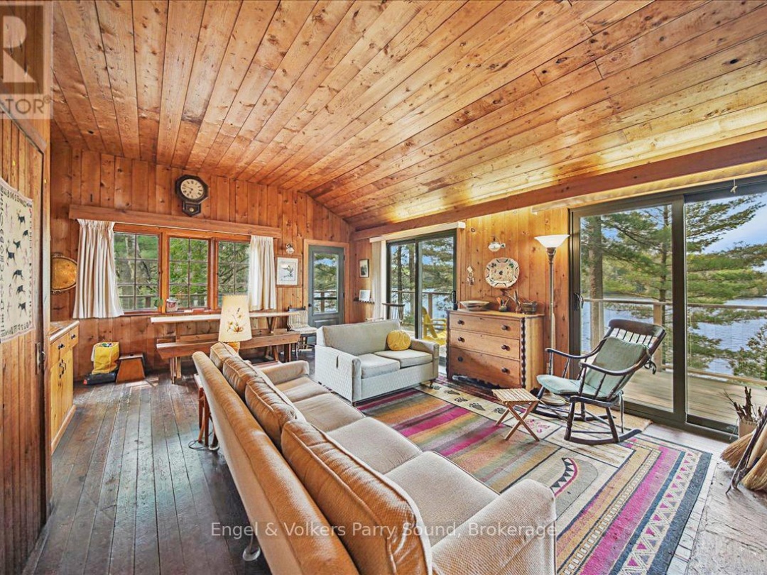 53 BIRDWOOD LANE, Harris Lake