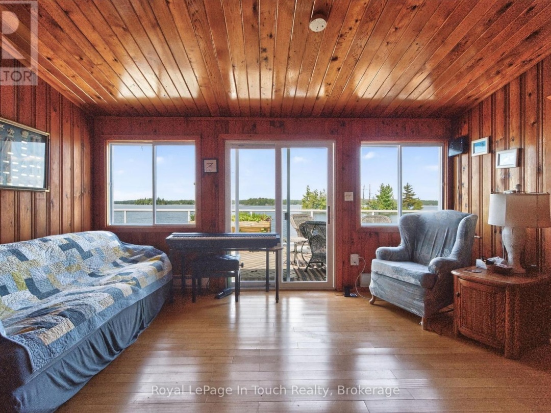 4 IS 270 GEORGIAN BAY ISLAND, 