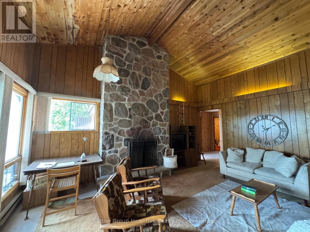 1017 Goldfinch Court, Sparrow Lake