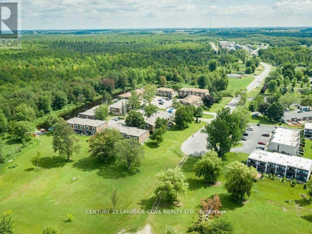 Unit 27 1 Paradise Boulevard S, Lake Simcoe