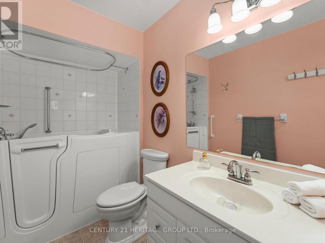 408 - 40 MUSEUM DRIVE, 