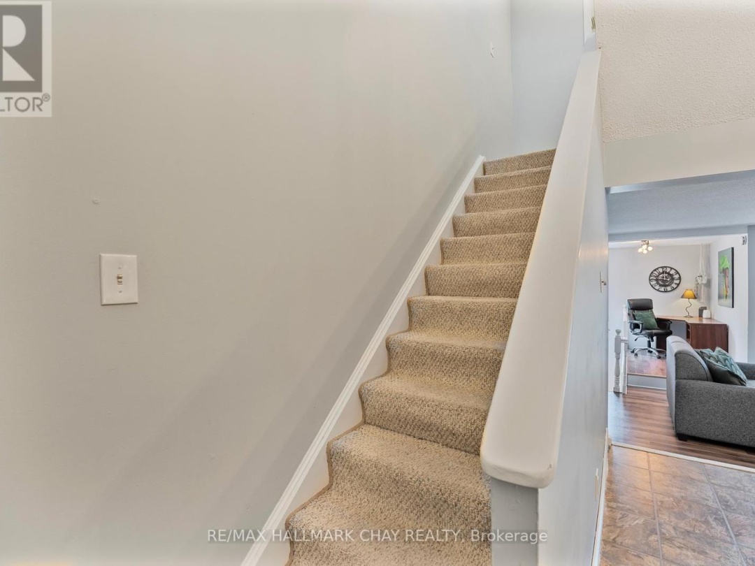 27 40 Victoria Crescent, Orillia
