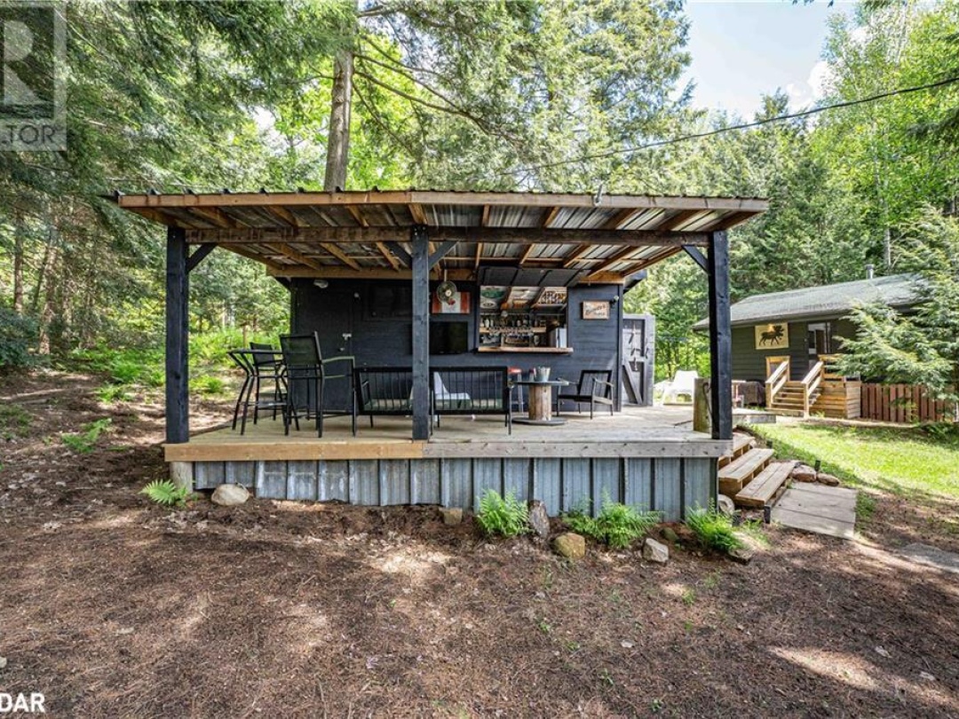 228 Macbeth Island Island, Wood Lake