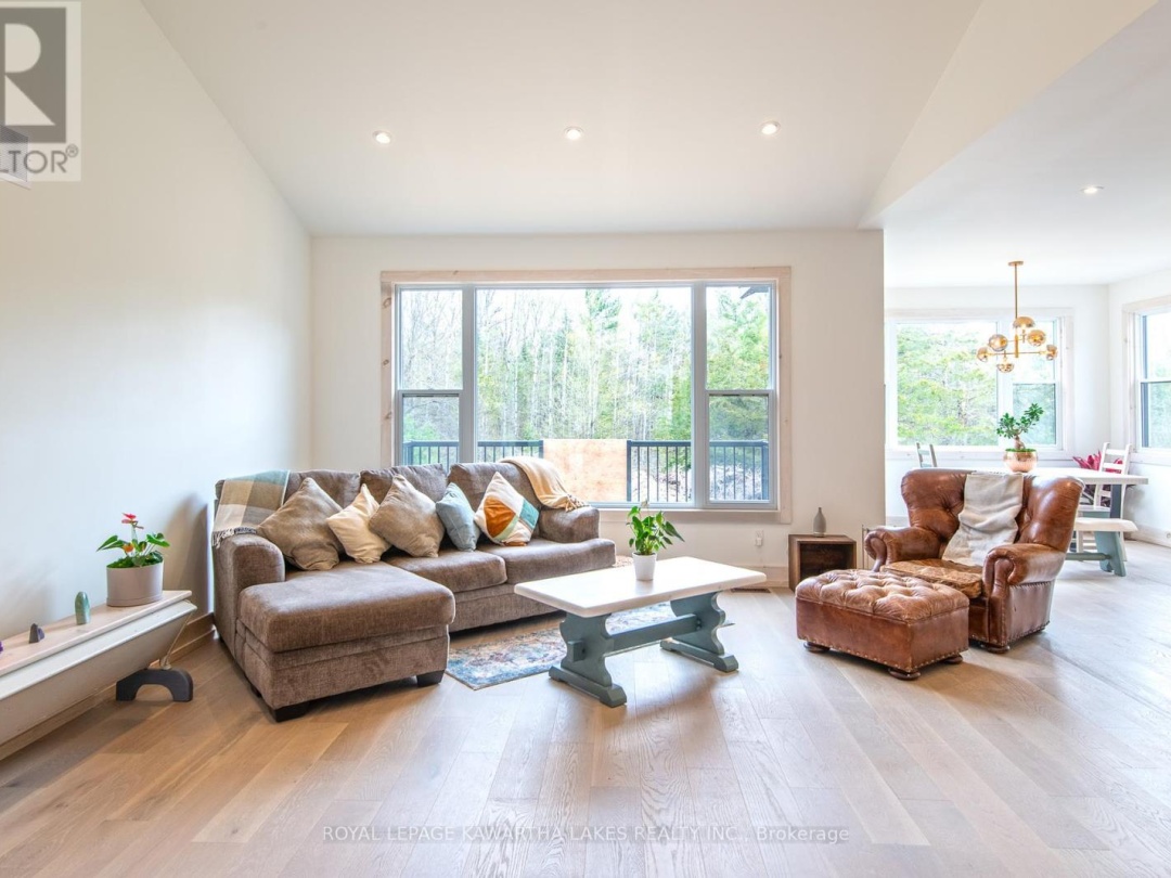 104 MOON LINE ROAD N, 