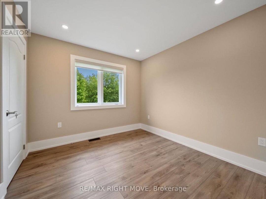 1348 HAWK RIDGE CRESCENT, 