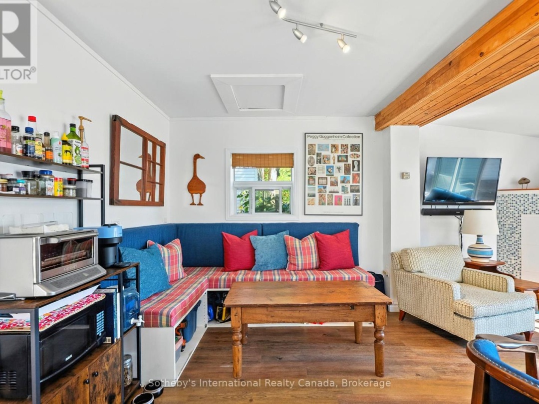 1118 SOUTH KAHSHE LAKE ROAD, 