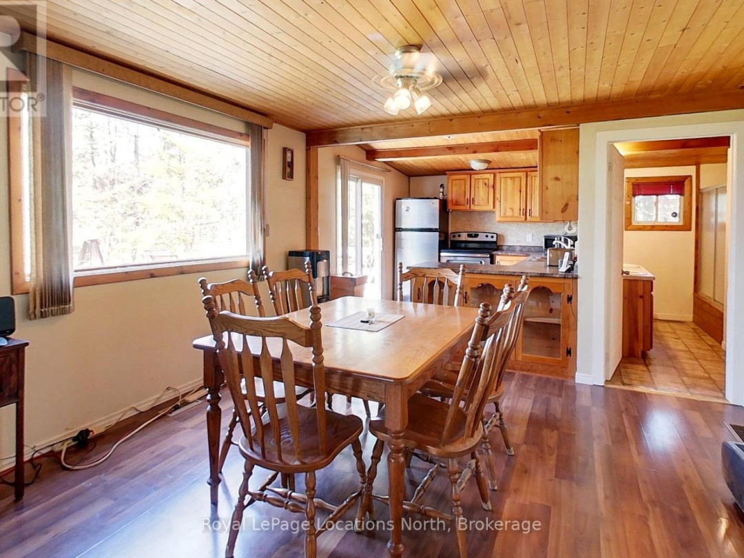 239 Monck Rd Cty 45, Young Lake
