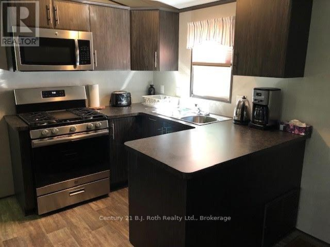 767 POPLAR CRESCENT, 