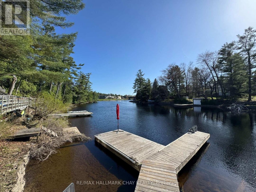 20 Liza Crescent, Lake Muskoka