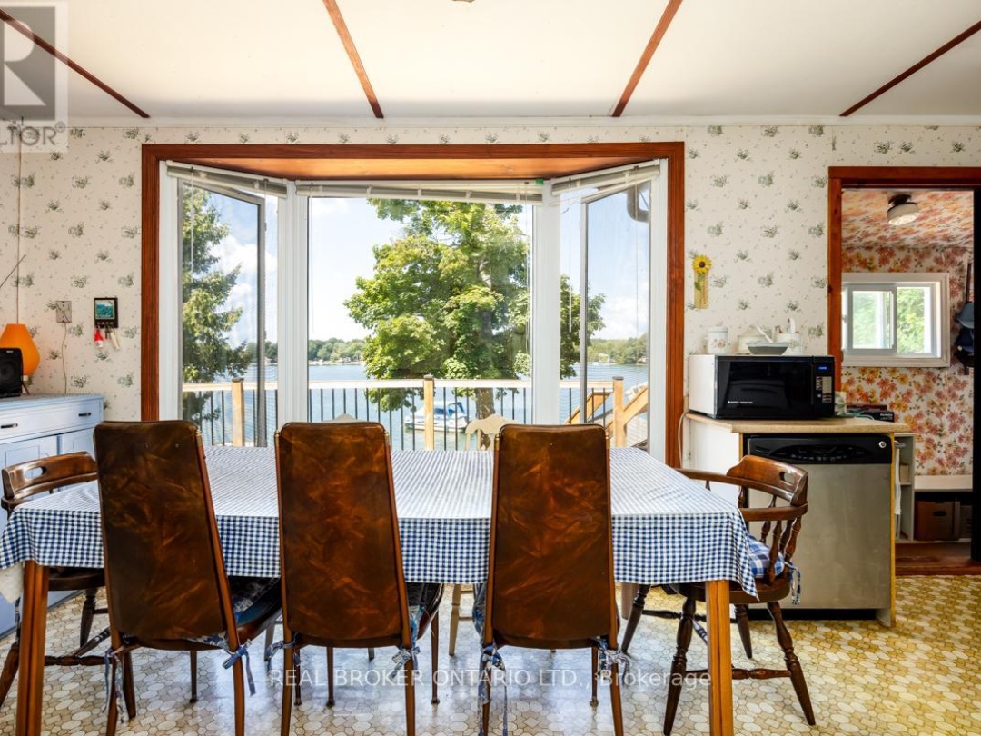 70 Ivy Lane, Lake Simcoe