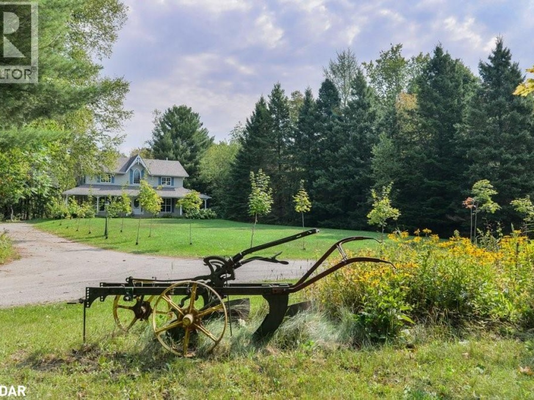 1390 WARMINSTER Sideroad, 