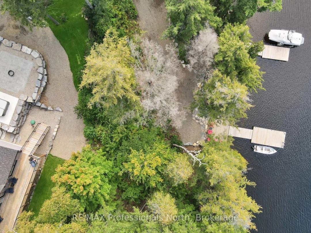 1034 Lone Wolf Crescent, Percy Lake