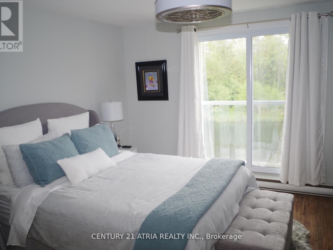 24 - 4 PARADISE BOULEVARD, Lake Simcoe