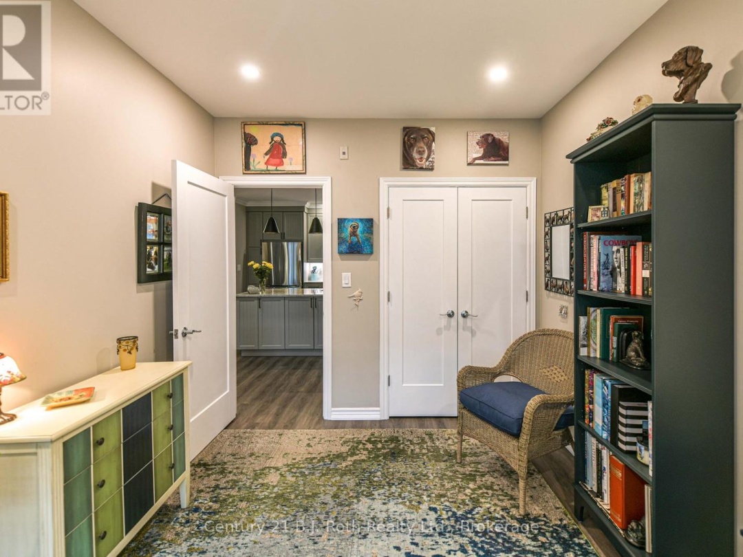 315 - 140 CEDAR ISLAND ROAD, 