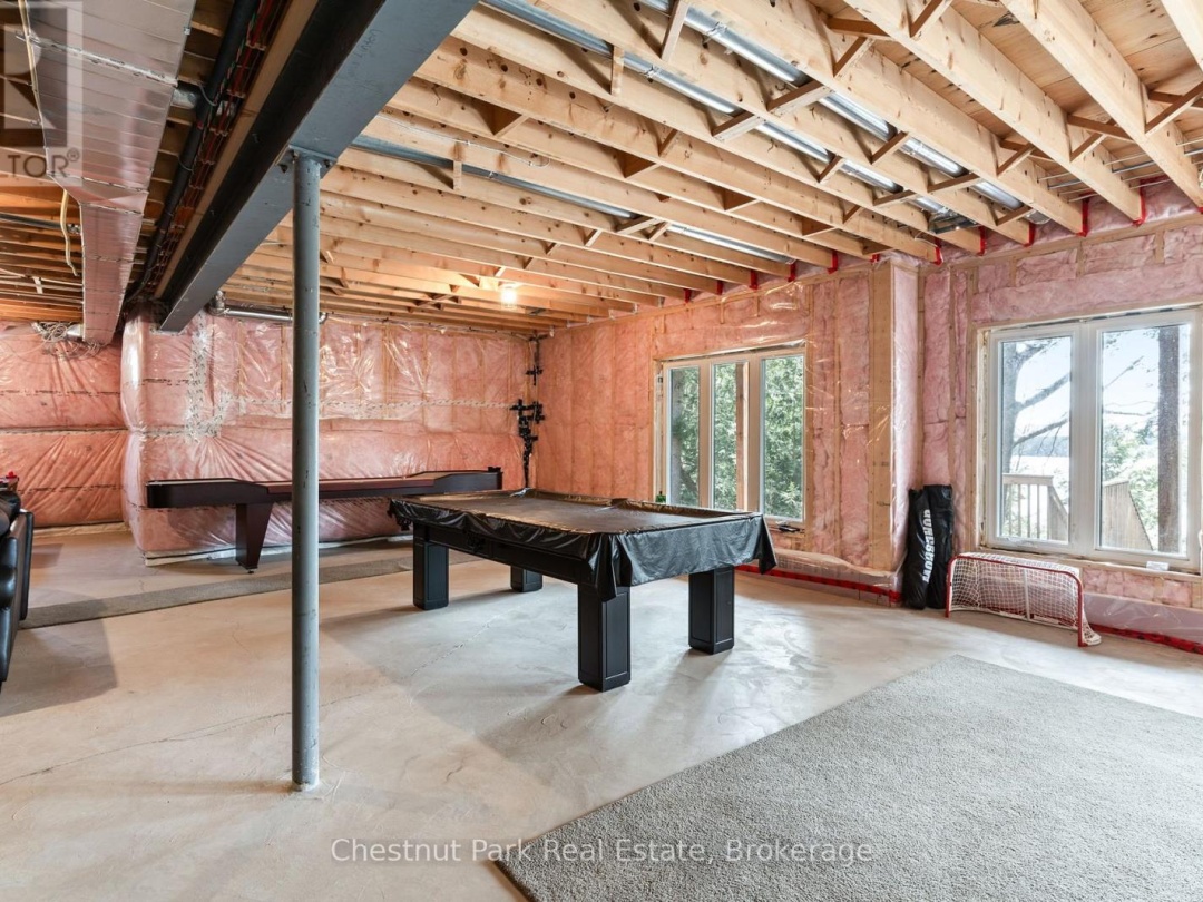 5989 KENNISIS LAKE ROAD, Kennisis Lake