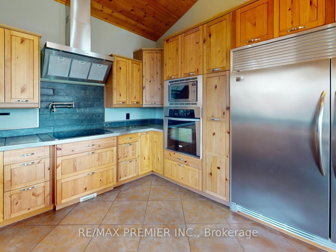 31 PARADISE BOULEVARD, 