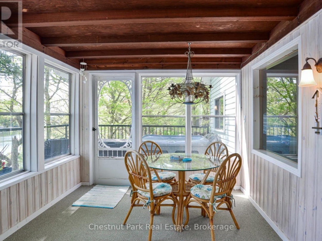 4558 Riverview Drive, Sparrow Lake