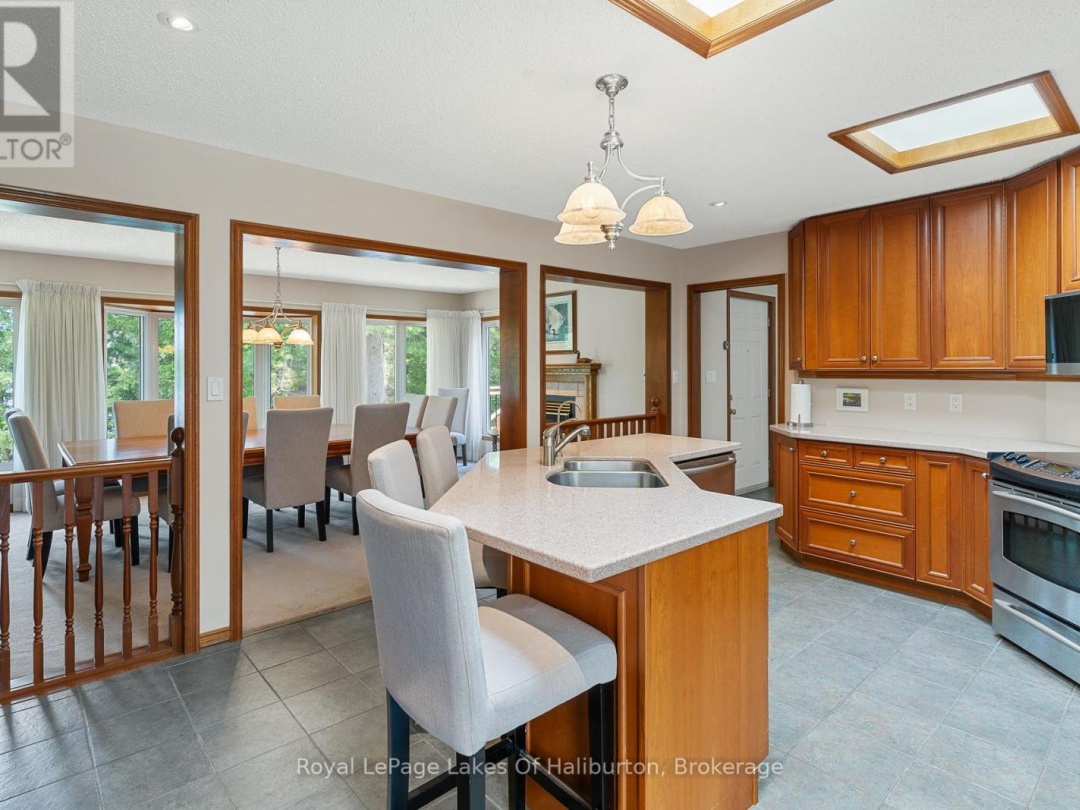1089 PIONEER ROAD, Gooderham Lake