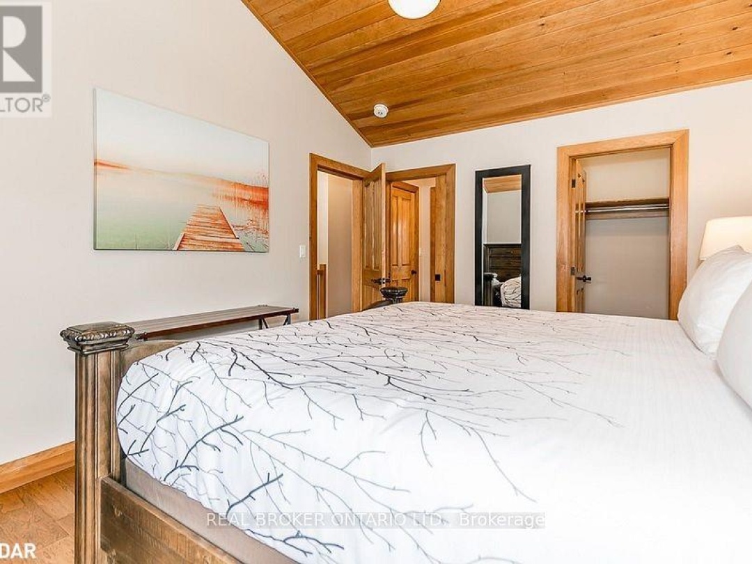 1841 Muskoka Road 118 Road W Unit# 1B, Lake Muskoka